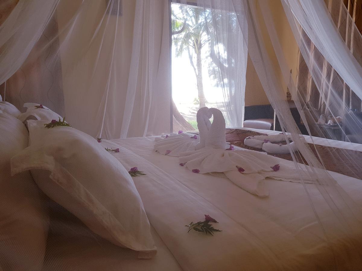 Coconut Island Resort Ngapali Bagian luar foto