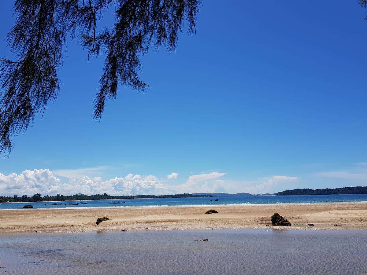 Coconut Island Resort Ngapali Bagian luar foto