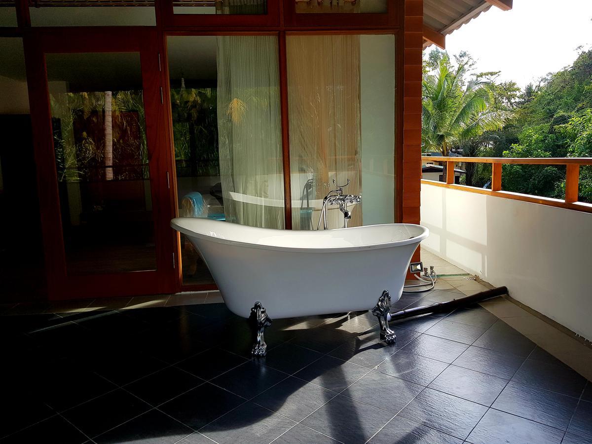 Coconut Island Resort Ngapali Bagian luar foto