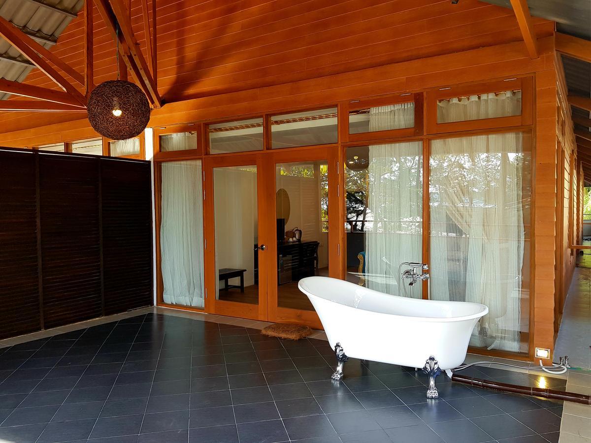 Coconut Island Resort Ngapali Bagian luar foto